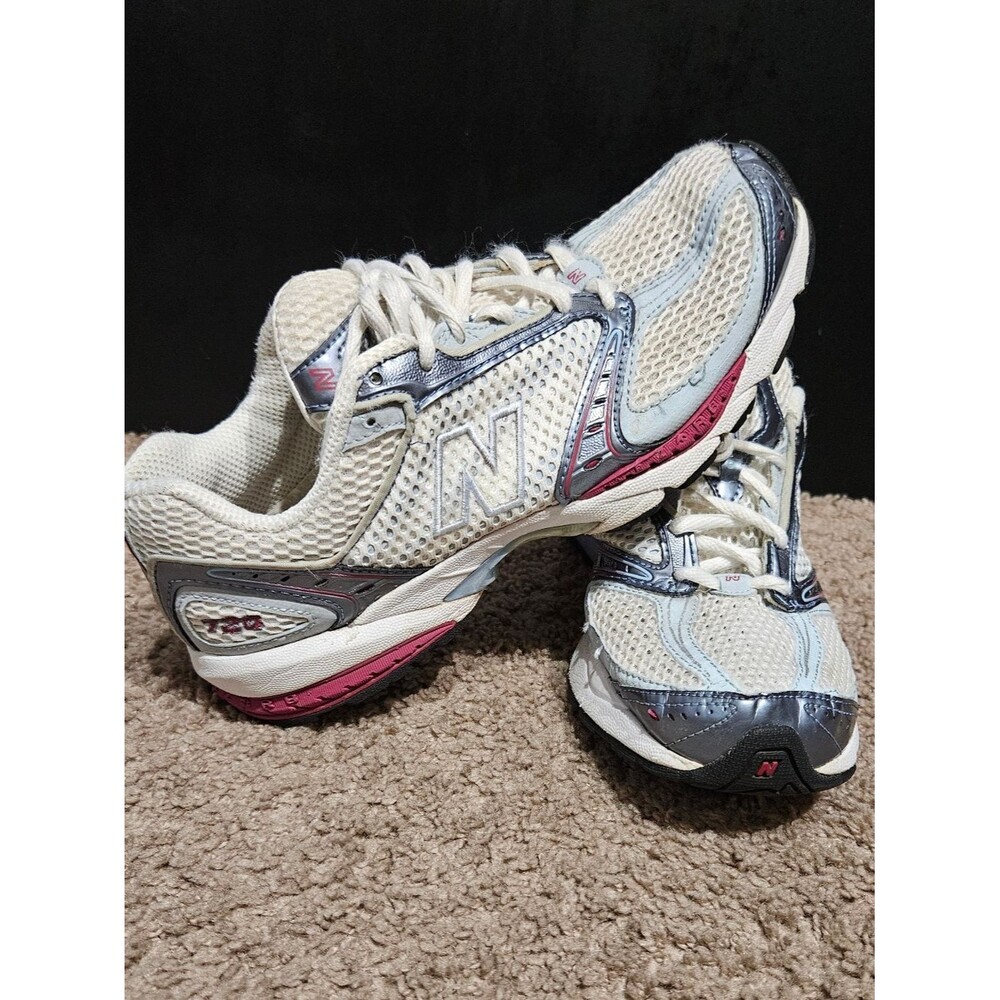 New Balance 720 Women’s Size 8.5 Wide D Running Shoes White Pink Silver.